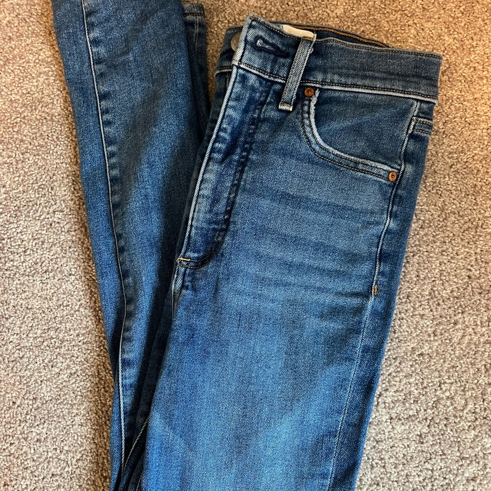 Women’s Denim Forum jeans from aritizia! Style is “the Lola high rise skinny” si